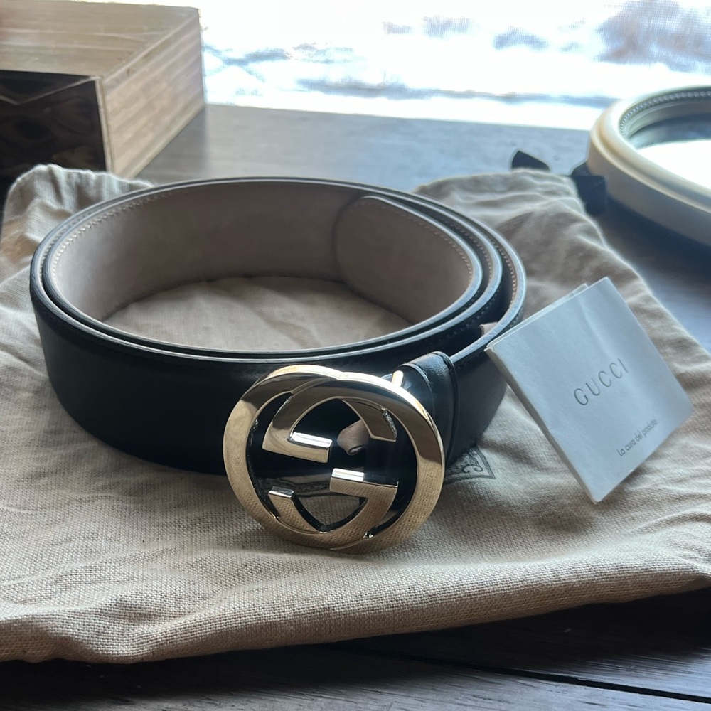Gucci Black genuine Leather Belt- Silver-Tone Buckle. +bag (tag not attached)